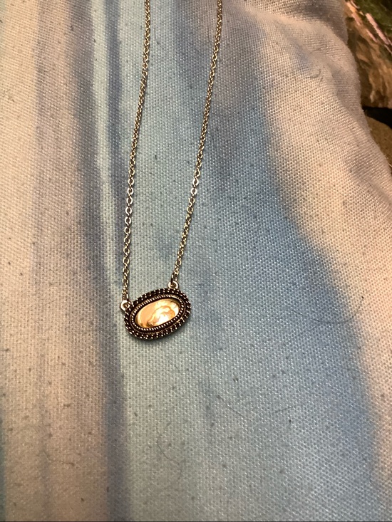 Sarah Coventry Jewelry - Sarah Coventry Silver-Tone Oval Pendant Necklace